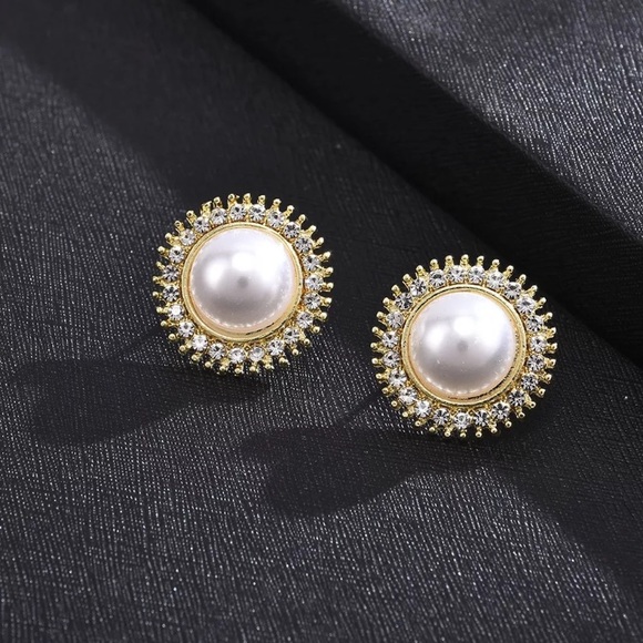 Big Pearl Earrings - Picture 2 of 5